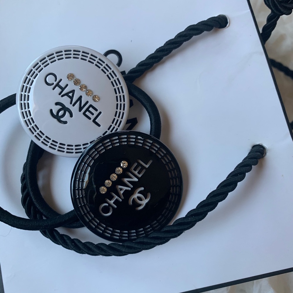 New Ponytails 2count